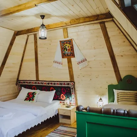 Chaletu Casa Moroșenilor - *